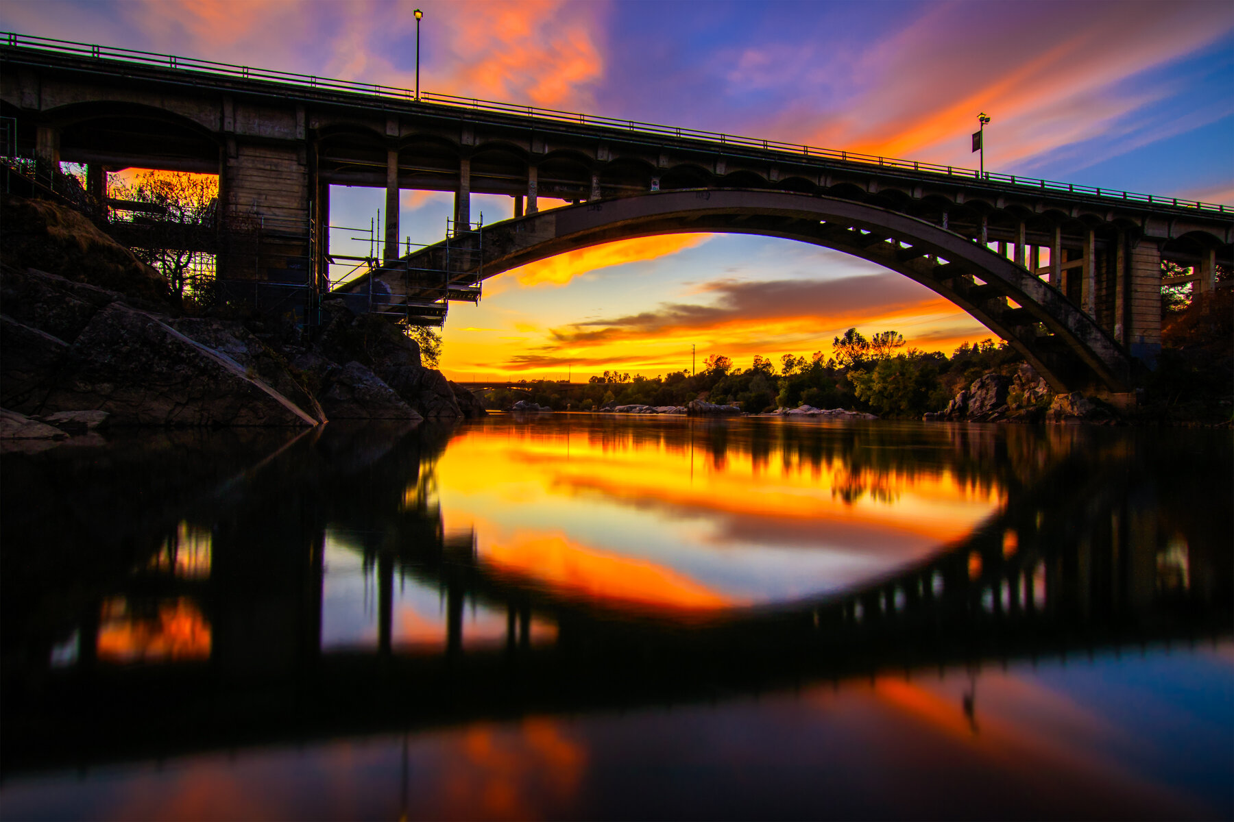 GOLDEN TRUSSES